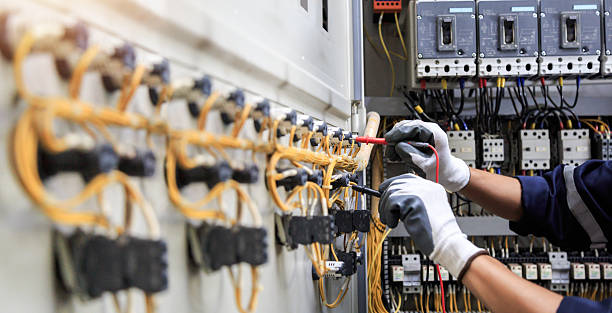 Professional Electrician technician working in Wolfe City, TX